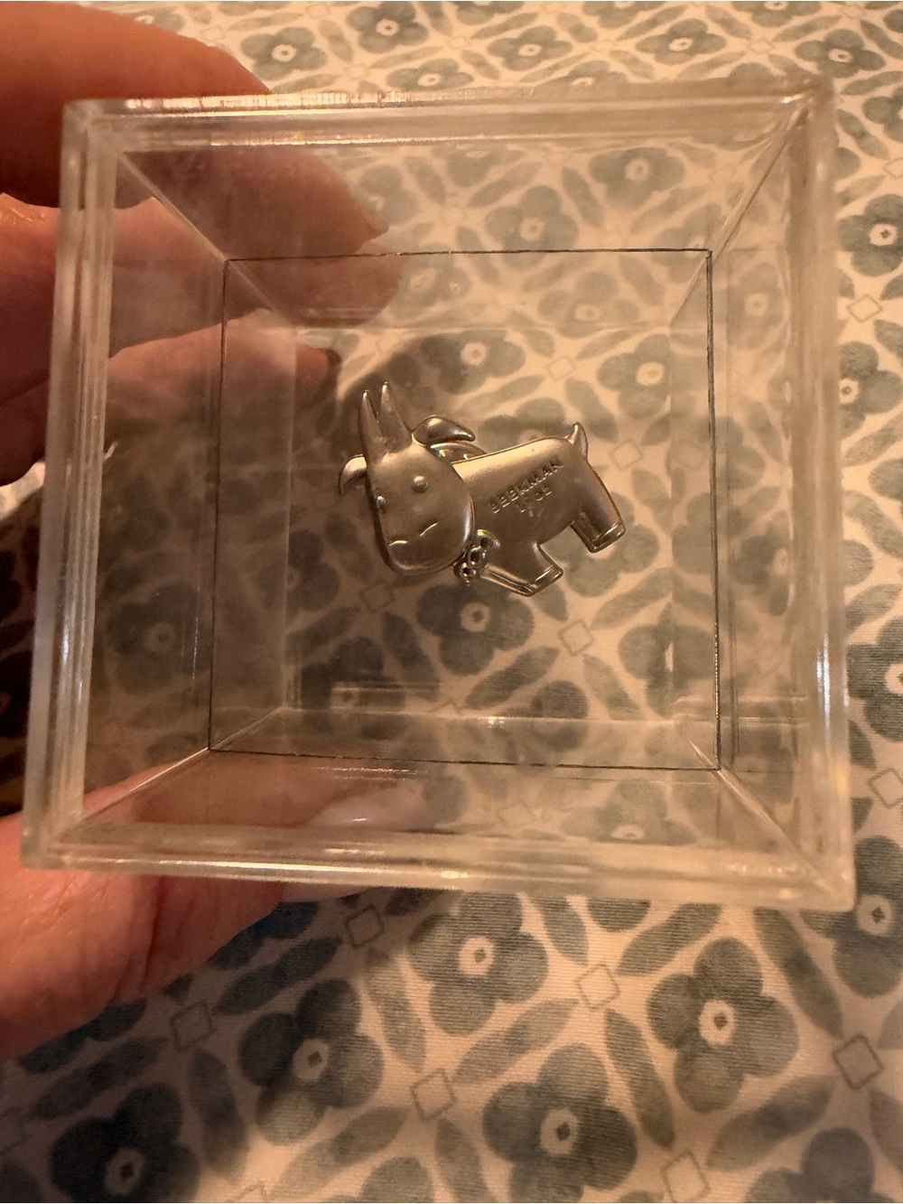 Beekman 1802 Goatie pin in lucite case